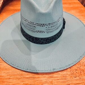 Twister pinch straw hat turquoise with animal print band size 58 approximately